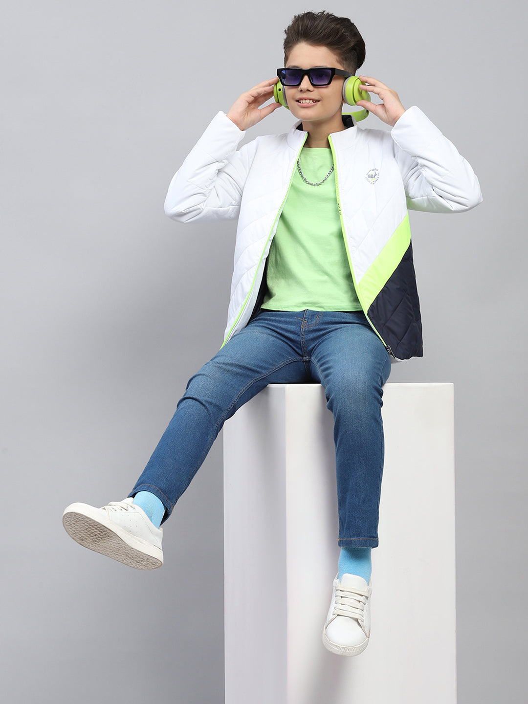 Boys White Printed Mock Neck Full Sleeve Jacket