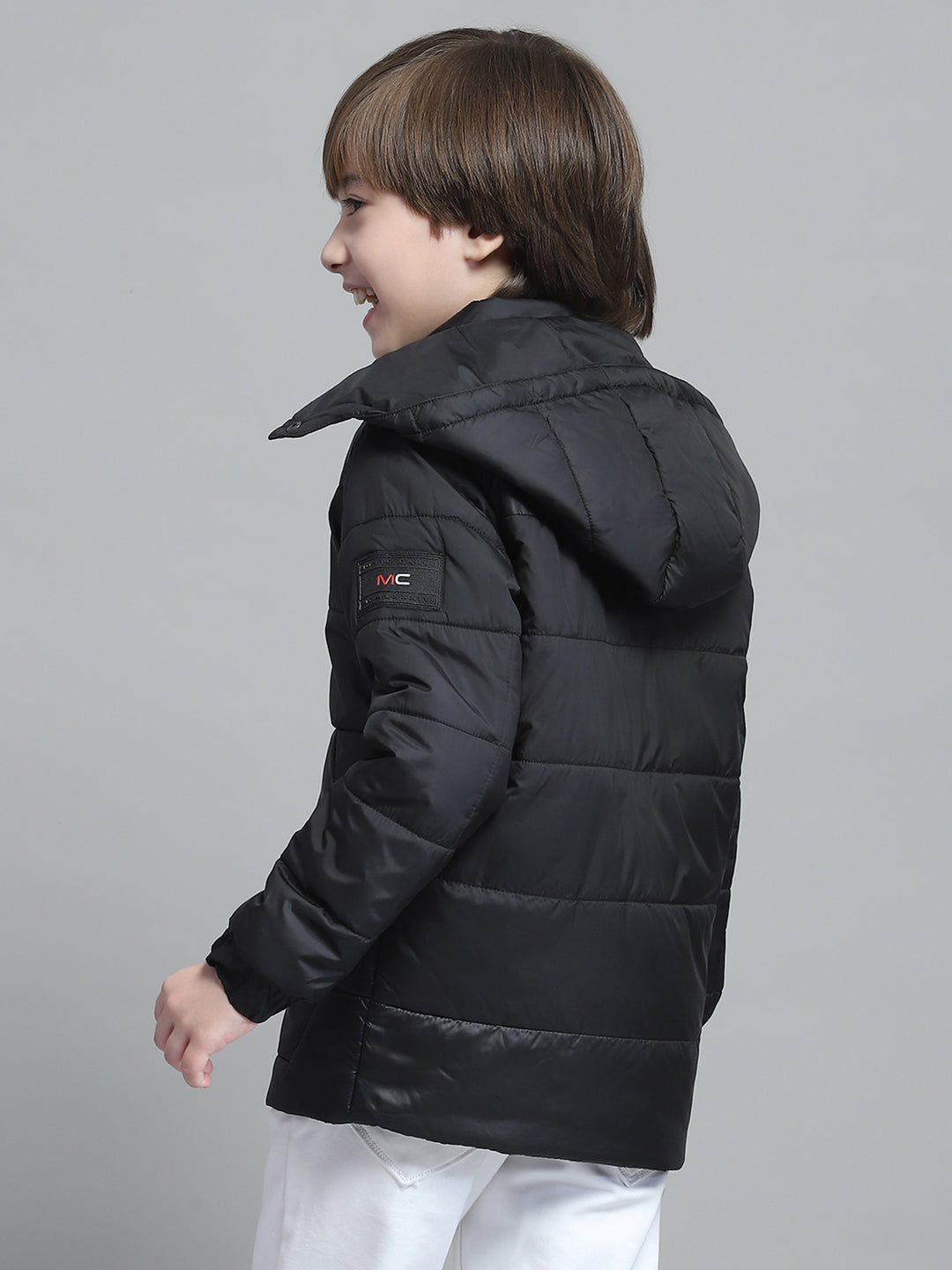 Boys Black Solid Hooded Full Sleeve Jacket