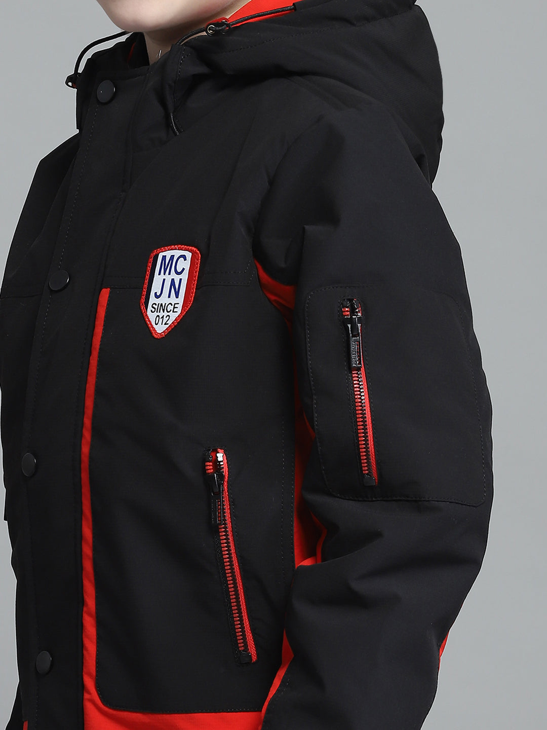 Boys Black Solid Hooded Full Sleeve Jacket