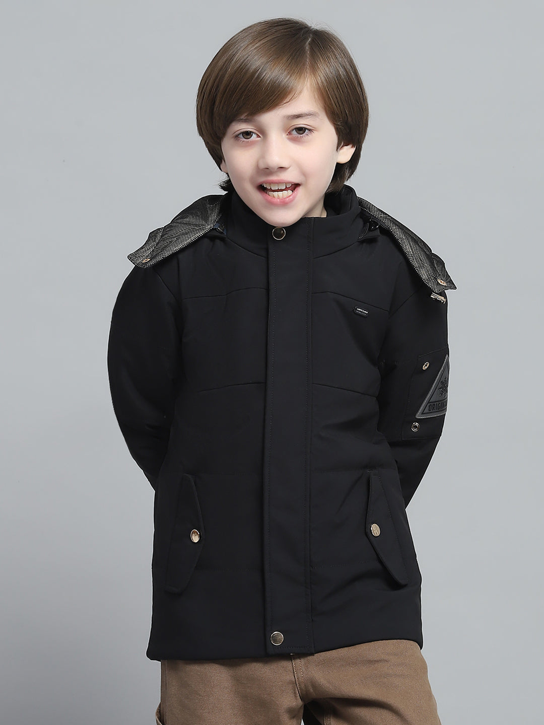 Boys Black Solid Hooded Full Sleeve Jacket