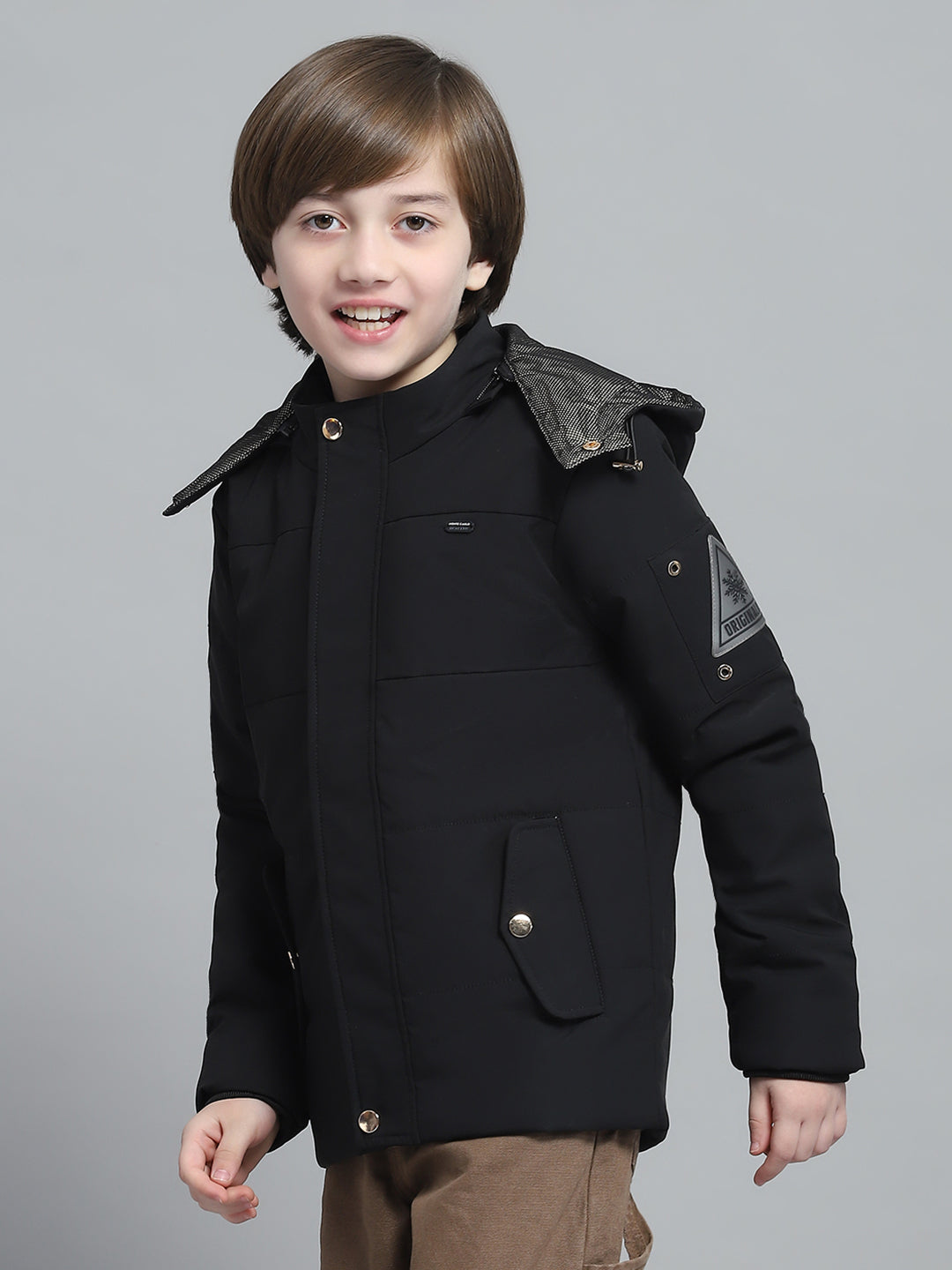 Boys Black Solid Hooded Full Sleeve Jacket