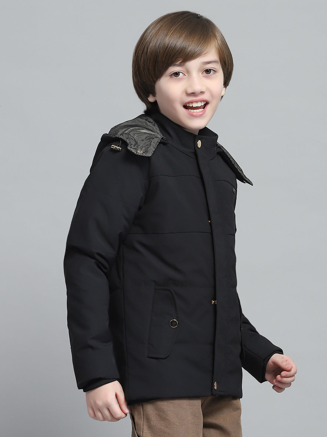 Boys Black Solid Hooded Full Sleeve Jacket