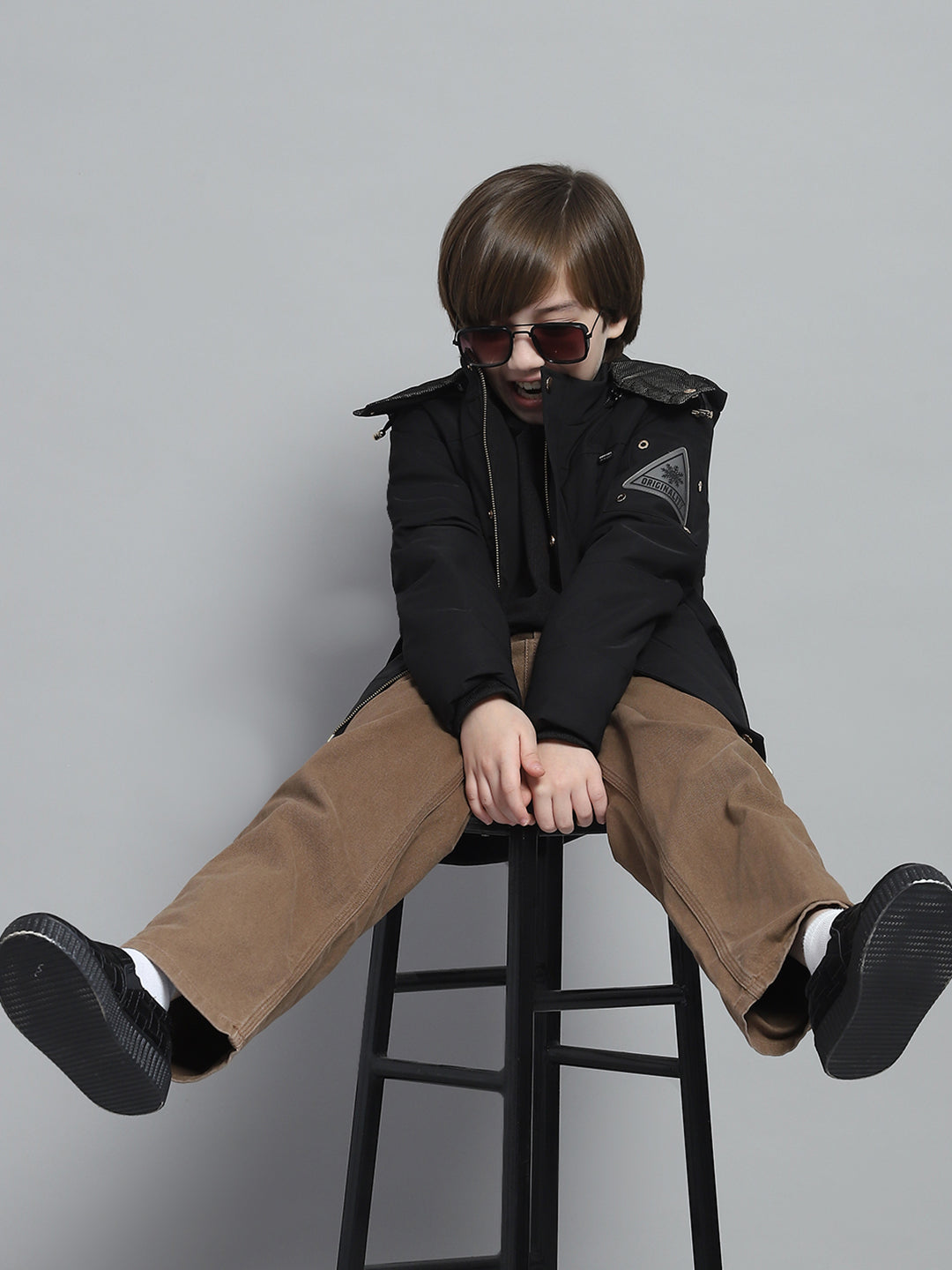 Boys Black Solid Hooded Full Sleeve Jacket