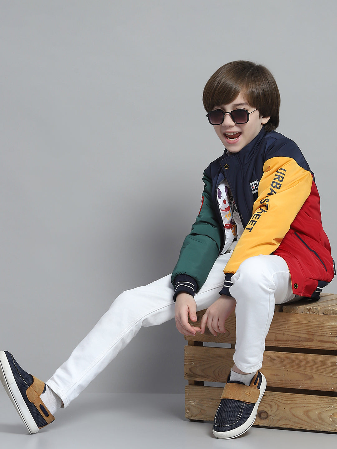 Boys Navy Blue & Red Solid Mock Neck Full Sleeve Reversible Jacket