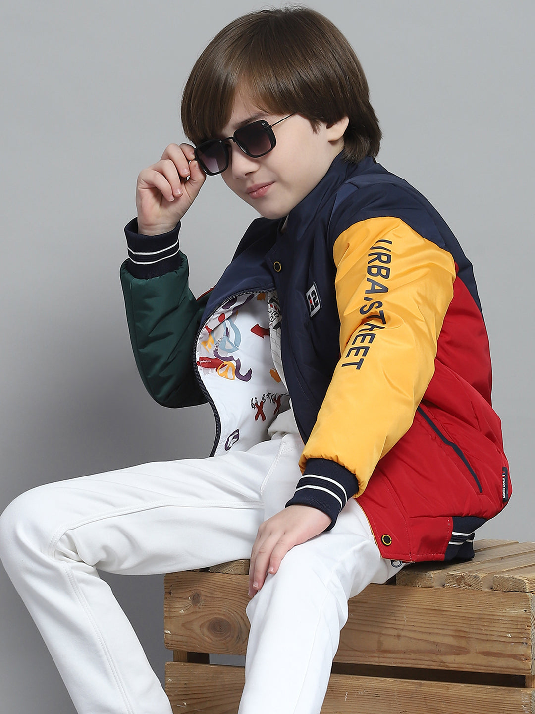 Boys Navy Blue & Red Solid Mock Neck Full Sleeve Reversible Jacket