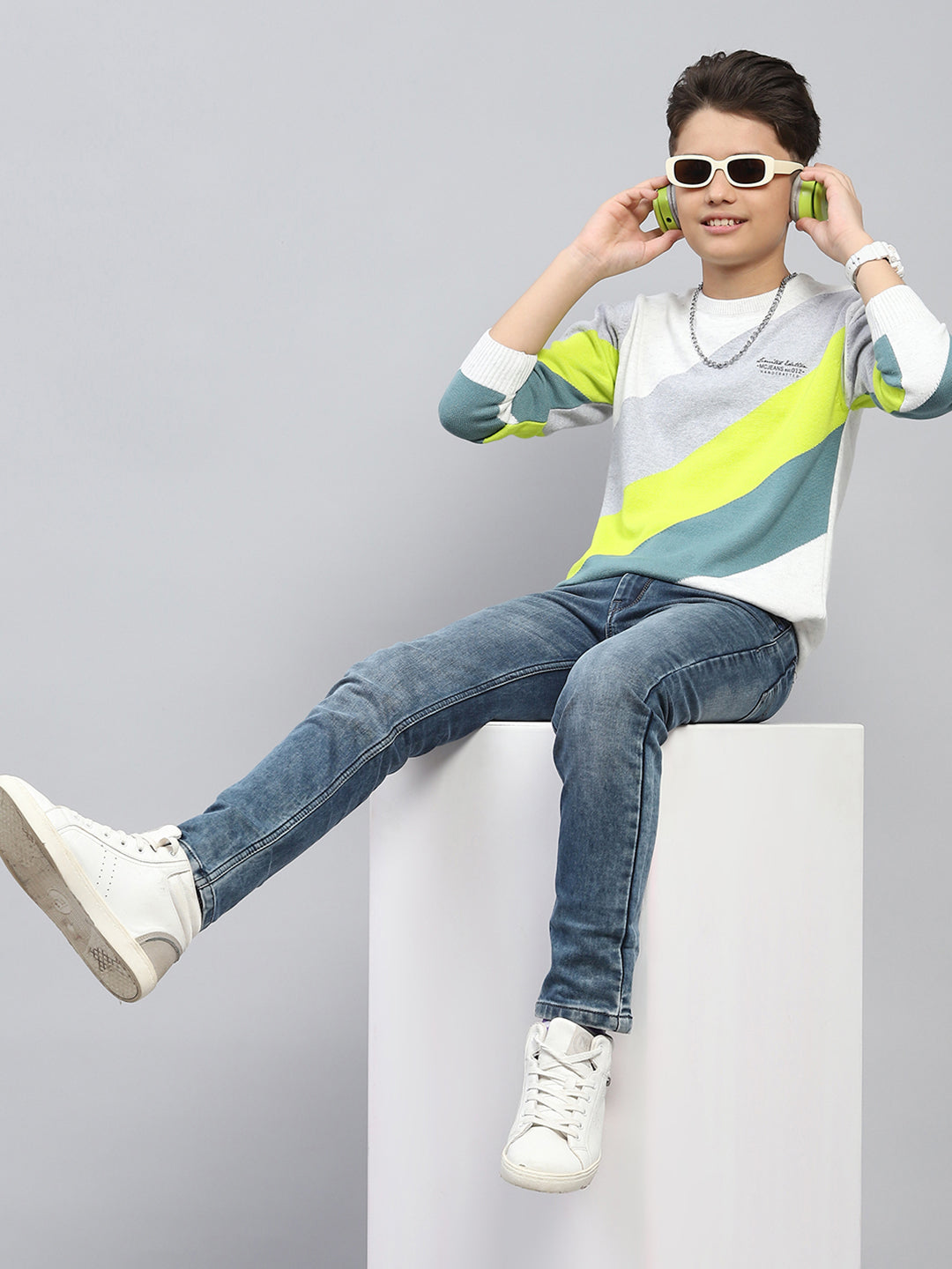 Boys White Self Design Round Neck Full Sleeve Pullover