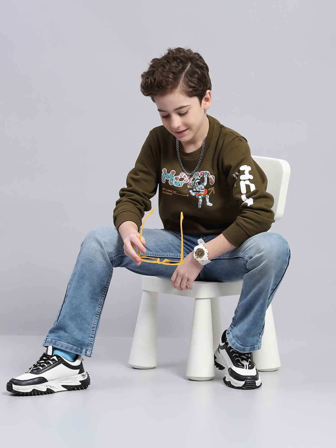 Boys Olive Printed Round Neck Full Sleeve Sweatshirt