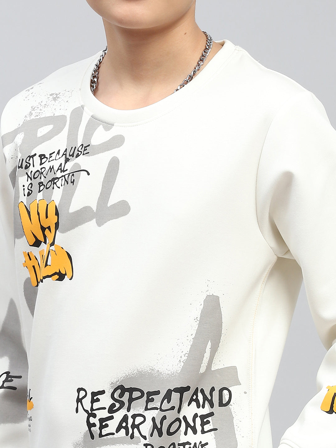 Boys White Printed Round Neck Full Sleeve Sweatshirt