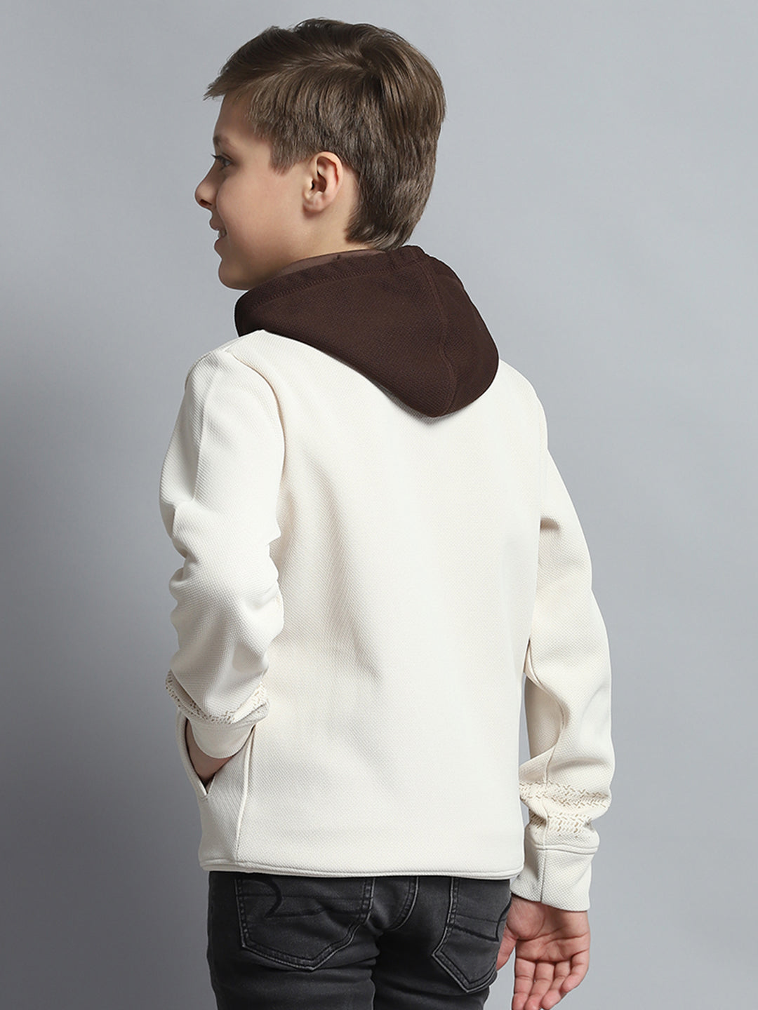 Boys Off White Printed Hooded Full Sleeve Sweatshirt