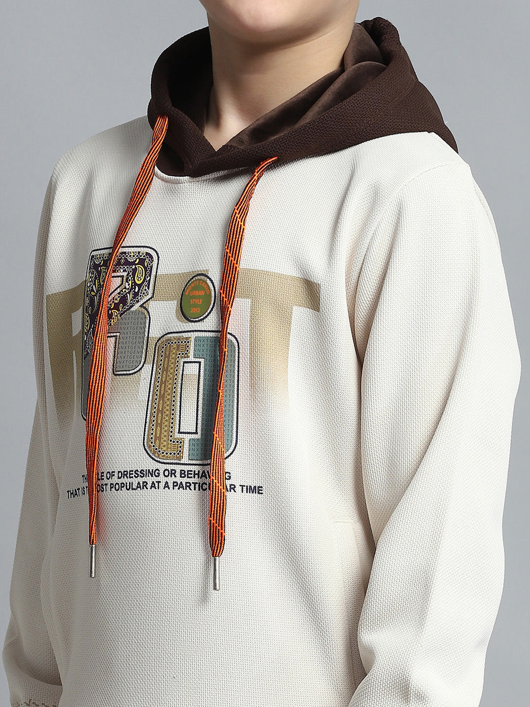 Boys Off White Printed Hooded Full Sleeve Sweatshirt