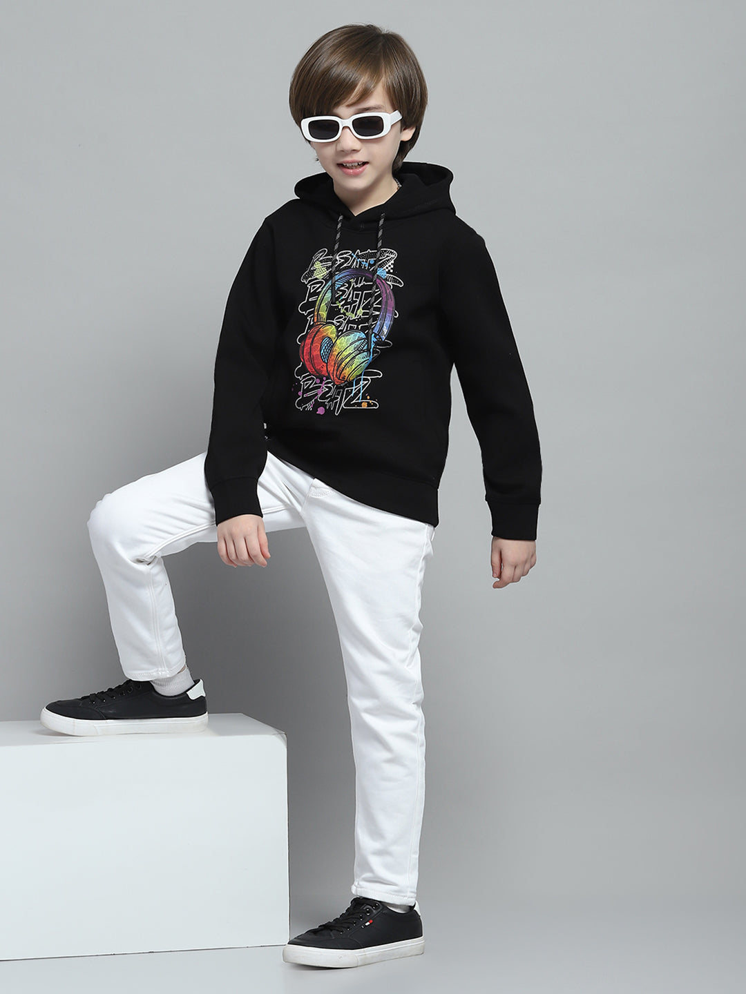Boys Black Printed Hooded Full Sleeve Sweatshirt