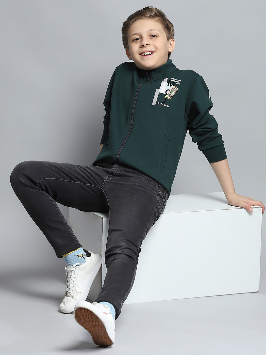Boys Green Printed Mock Neck Full Sleeve Sweatshirt