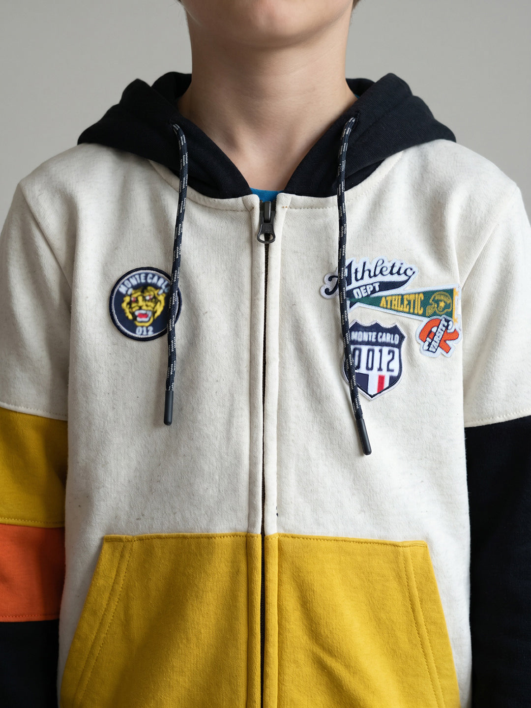 Boys White Printed Hooded Full Sleeve Sweatshirt