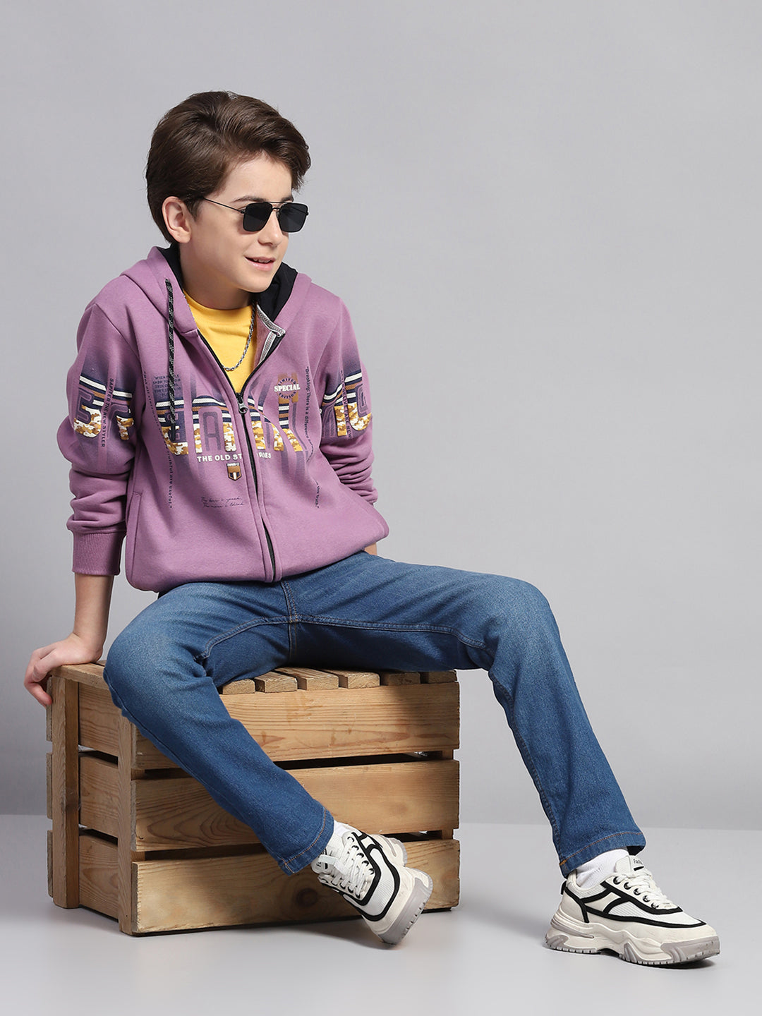 Boys Mauve Printed Hooded Full Sleeve Sweatshirt