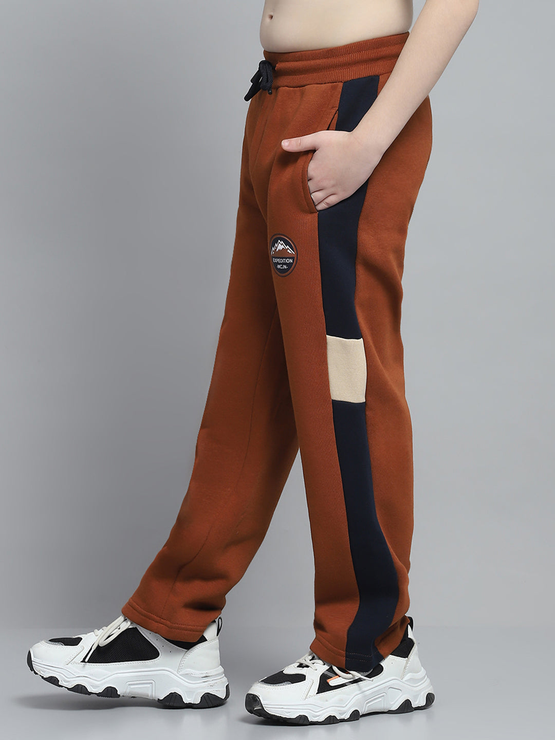 Boys Brown Printed Round Neck Full Sleeve Tracksuit