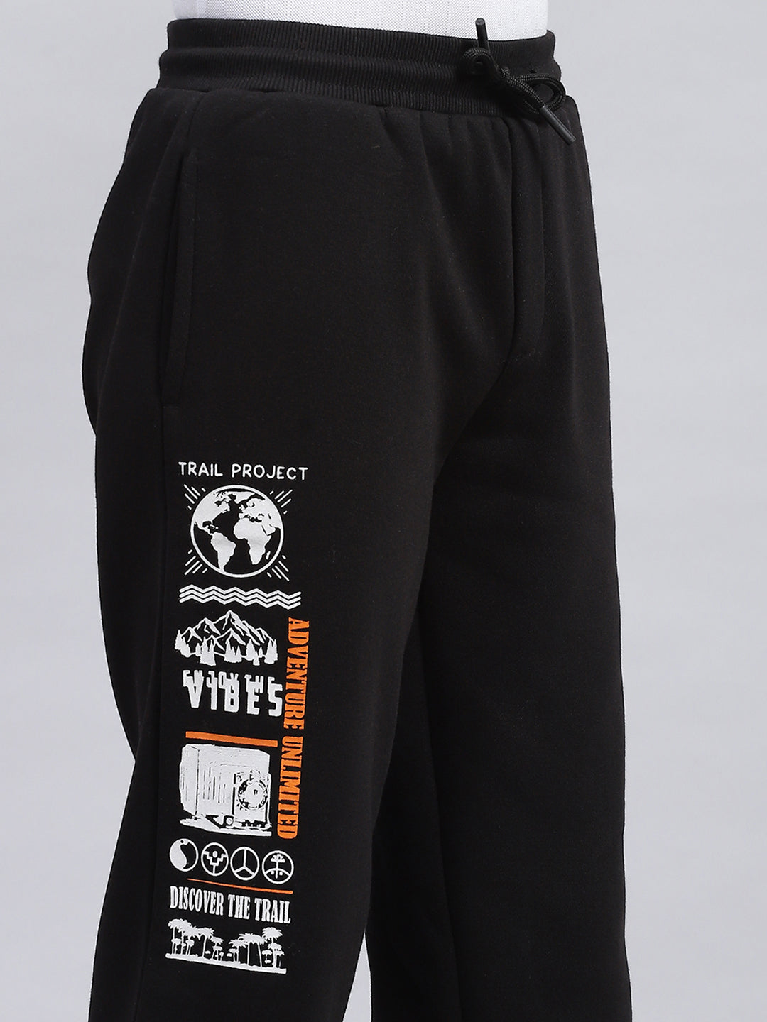 Boys Black Printed Round Neck Full Sleeve Tracksuit