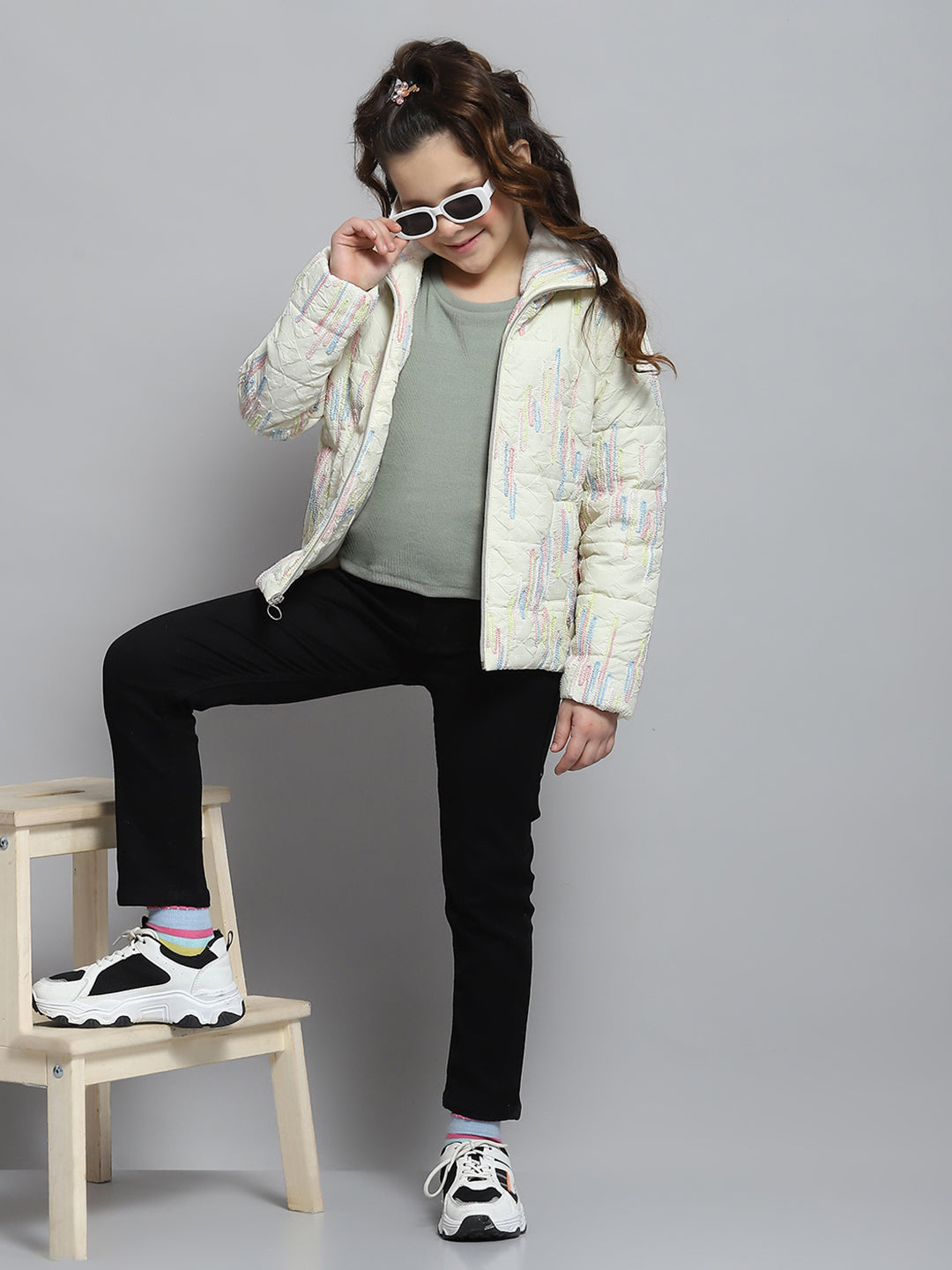 Girls Off White Self Design Collar Full Sleeve Jacket