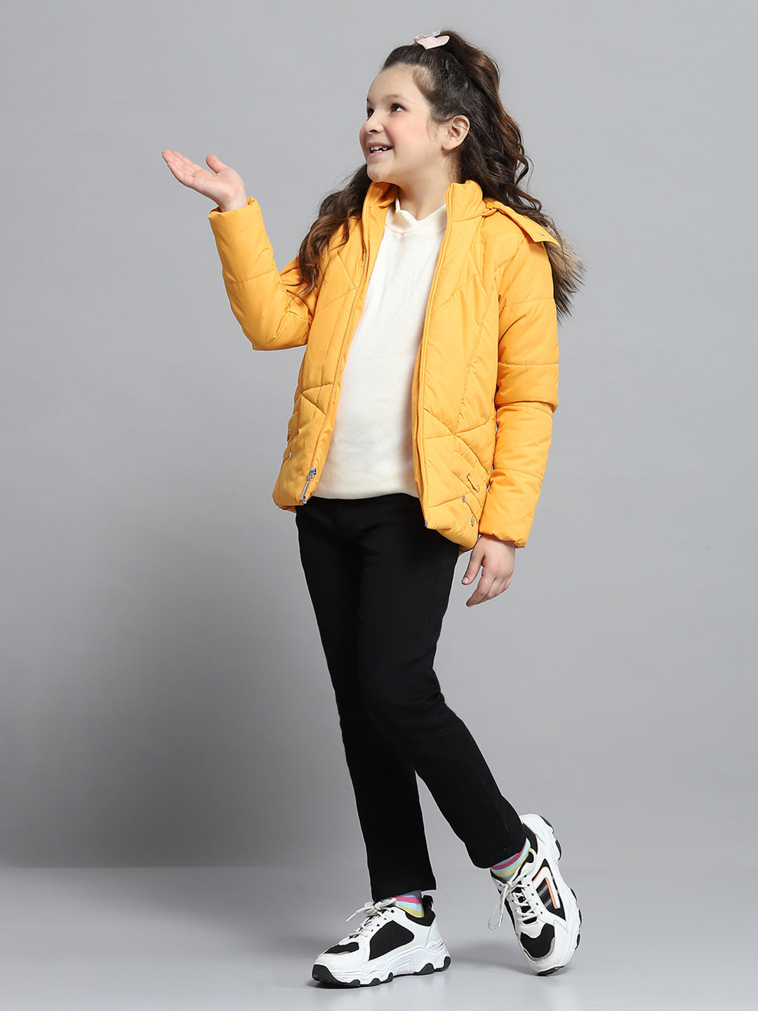 Girls Yellow Solid Hooded Full Sleeve Jacket