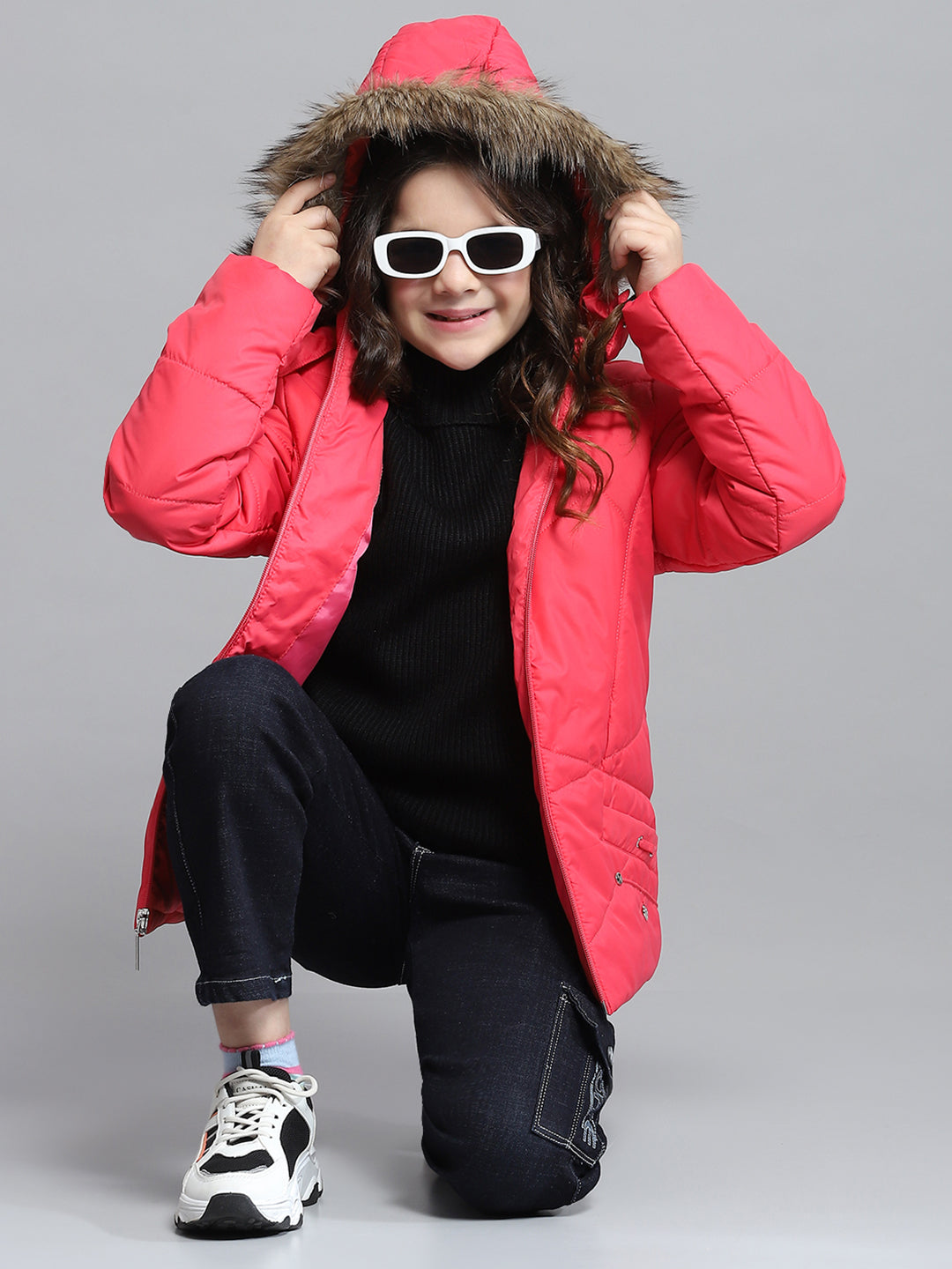 Girls Pink Solid Hooded Full Sleeve Jacket