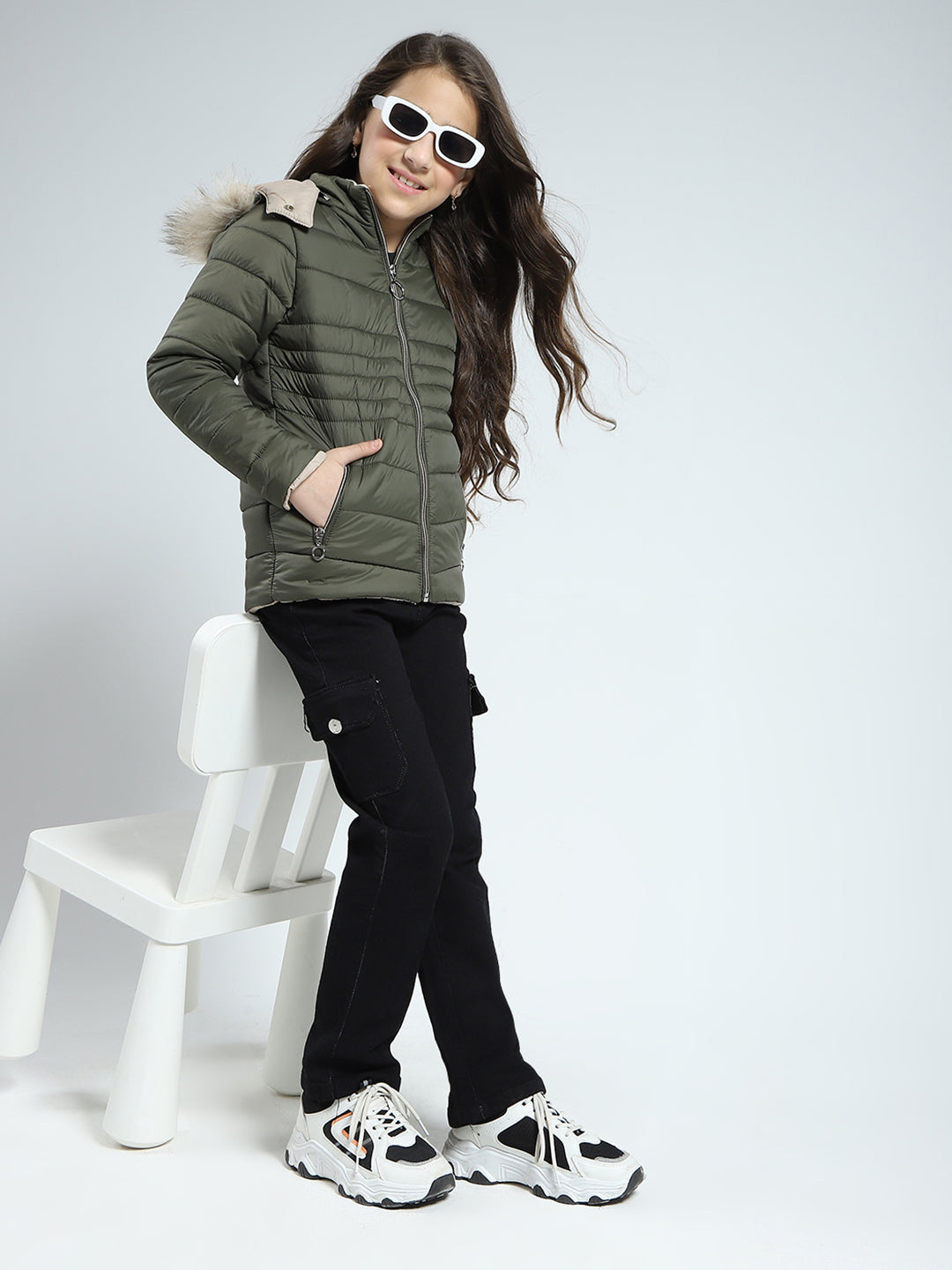 Girls Olive Solid Detachable Hood Full Sleeve Jacket