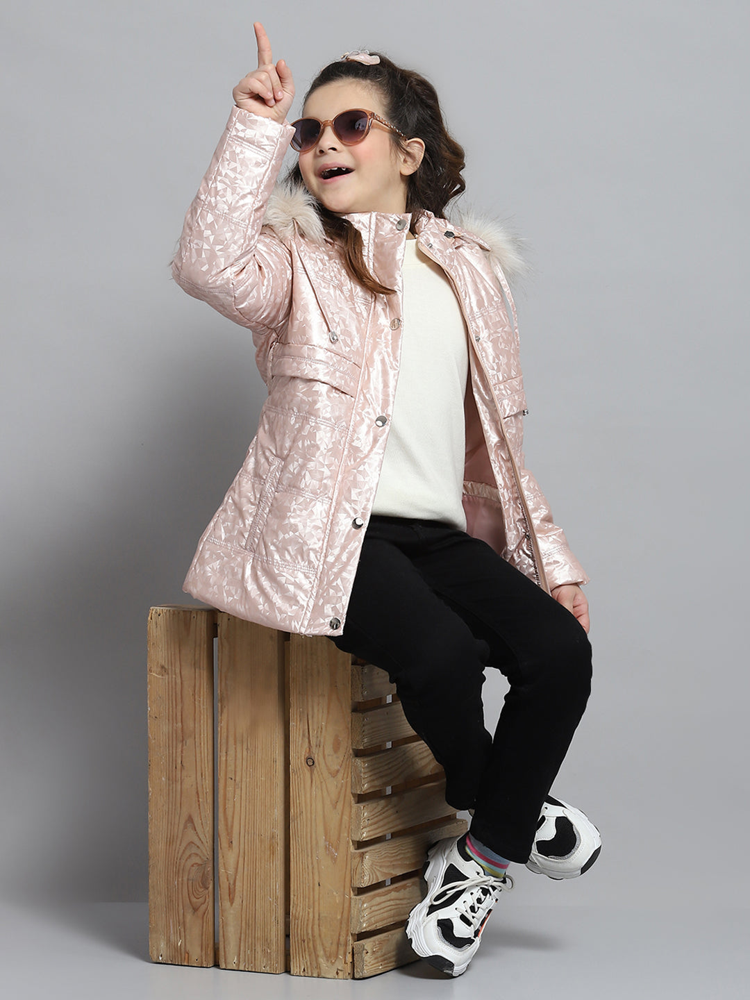 Girls Peach Printed Hooded Full Sleeve Jacket