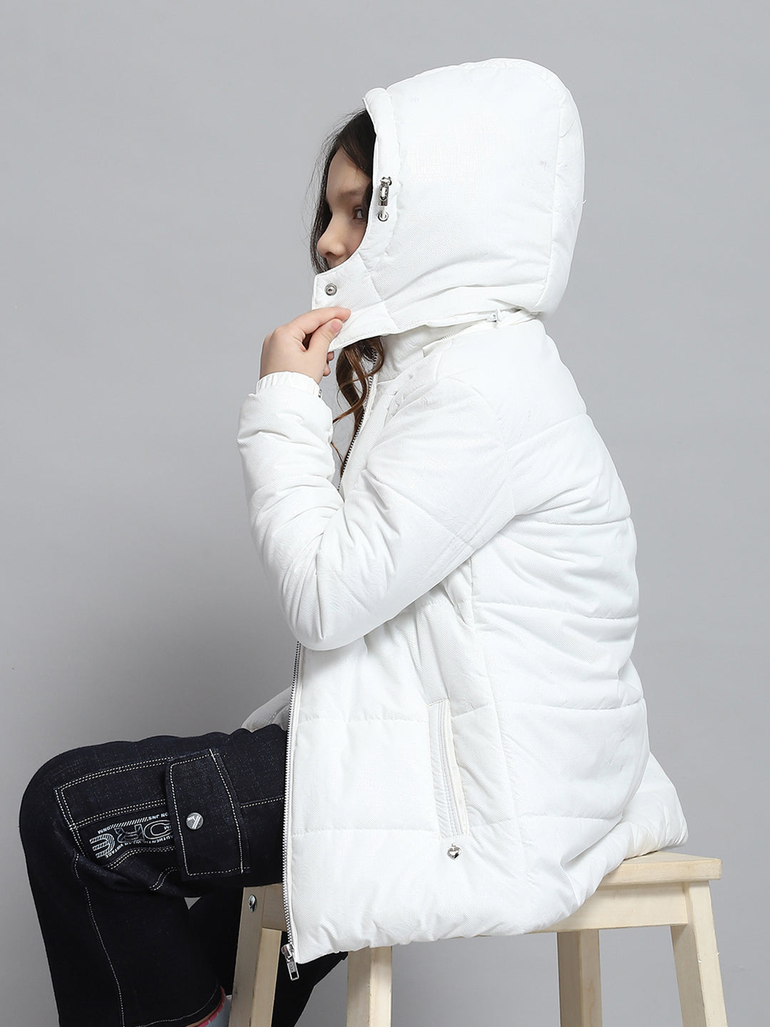 Girls White Solid Hooded Full Sleeve Jacket