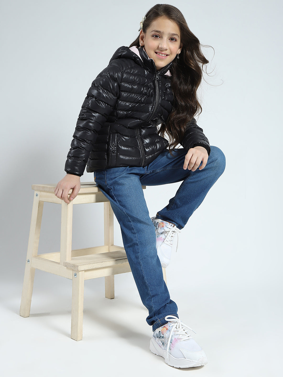 Girls Black Solid Hooded Full Sleeve Reversible Jacket