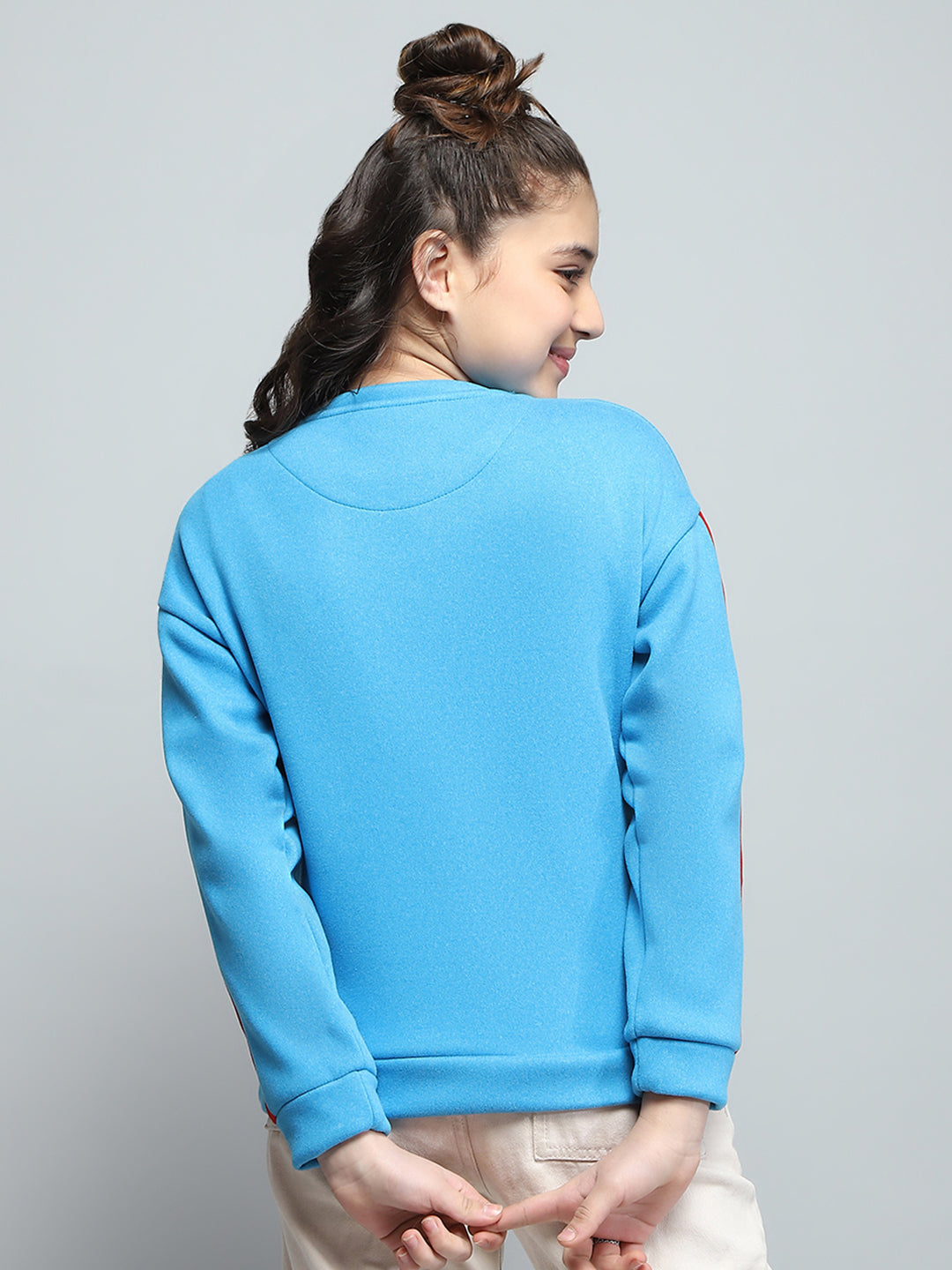 Girls Blue Printed Round Neck Full Sleeve Sweatshirt