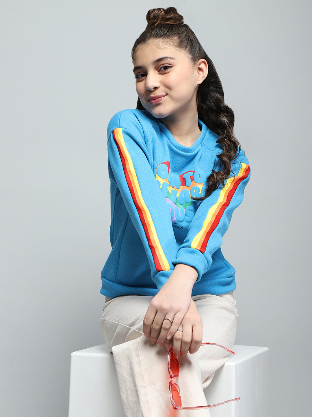 Girls Blue Printed Round Neck Full Sleeve Sweatshirt