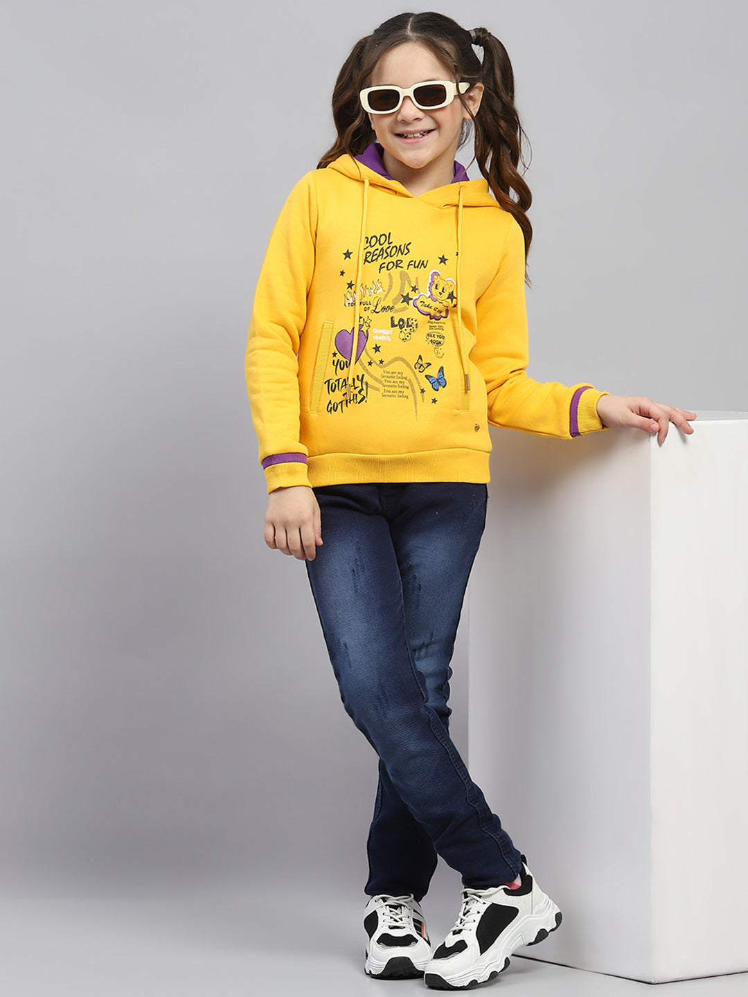 Girls Yellow Printed Hooded Full Sleeve Sweatshirt