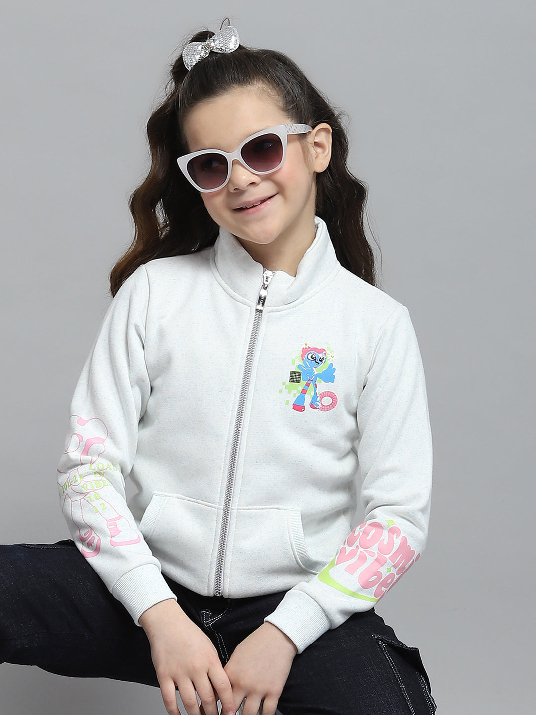 Girls Off White Printed Mock Neck Full Sleeve Sweatshirt