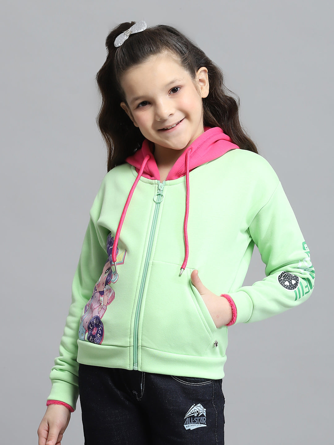Girls Green Printed Hooded Full Sleeve Sweatshirt