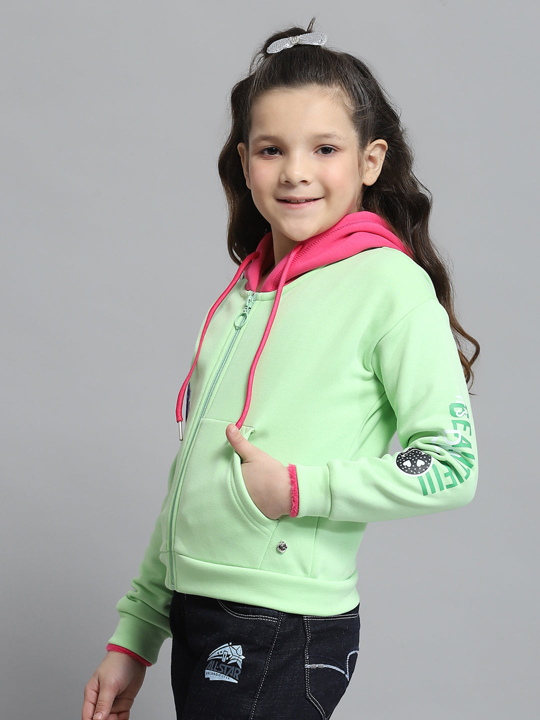 Girls Green Printed Hooded Full Sleeve Sweatshirt