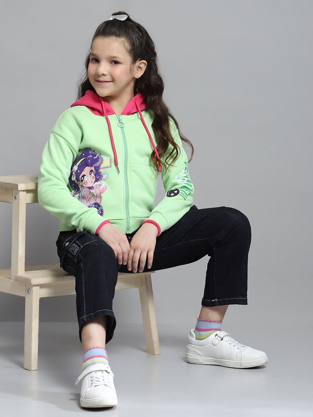 Girls Green Printed Hooded Full Sleeve Sweatshirt