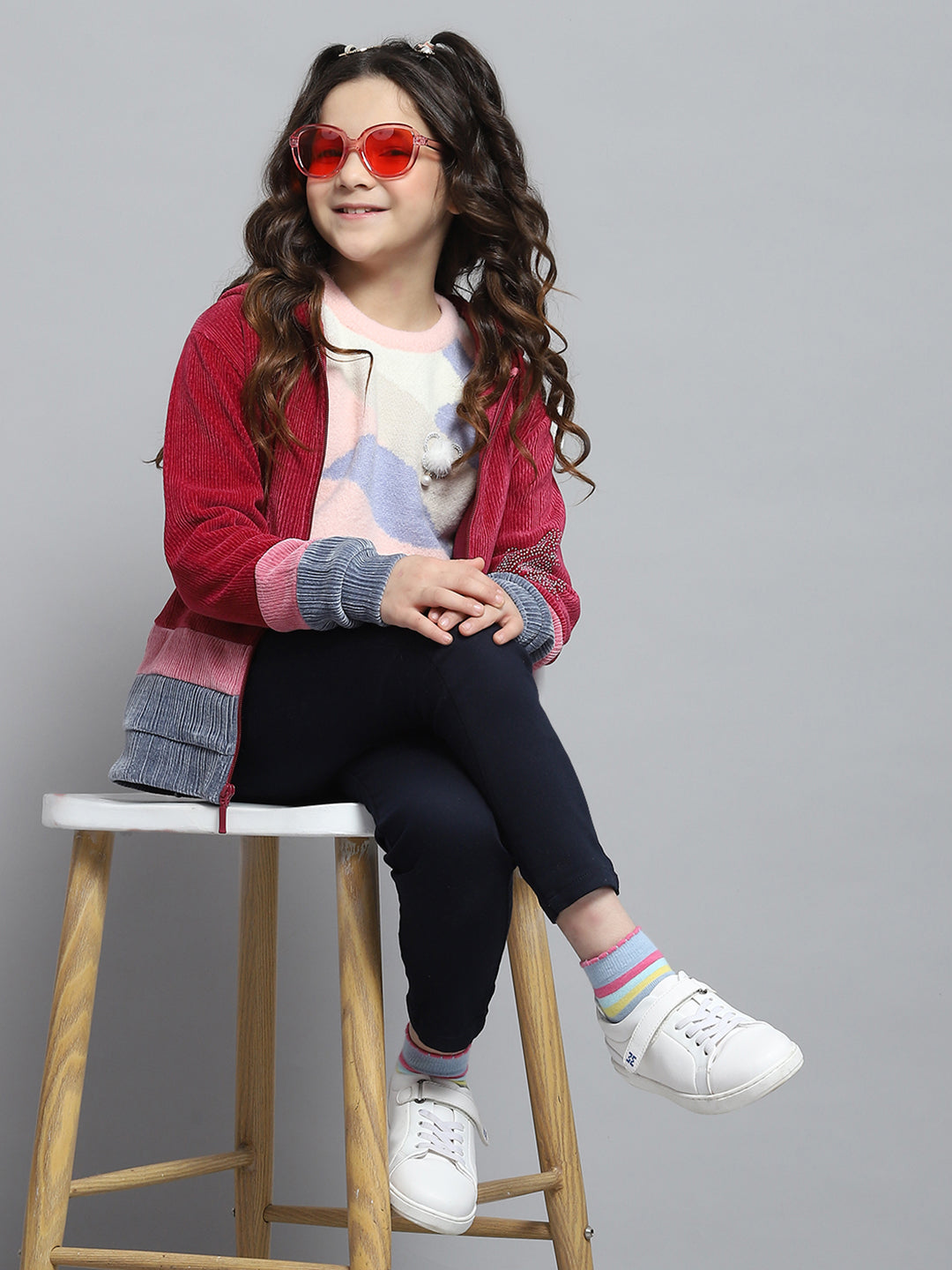 Girls Red Self Design Hooded Full Sleeve Sweatshirt