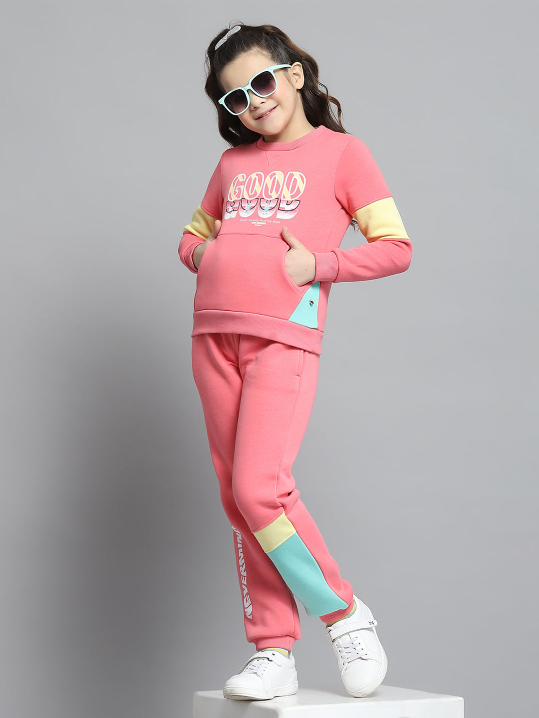 Girls Pink Printed Round Neck Full Sleeve Tracksuit