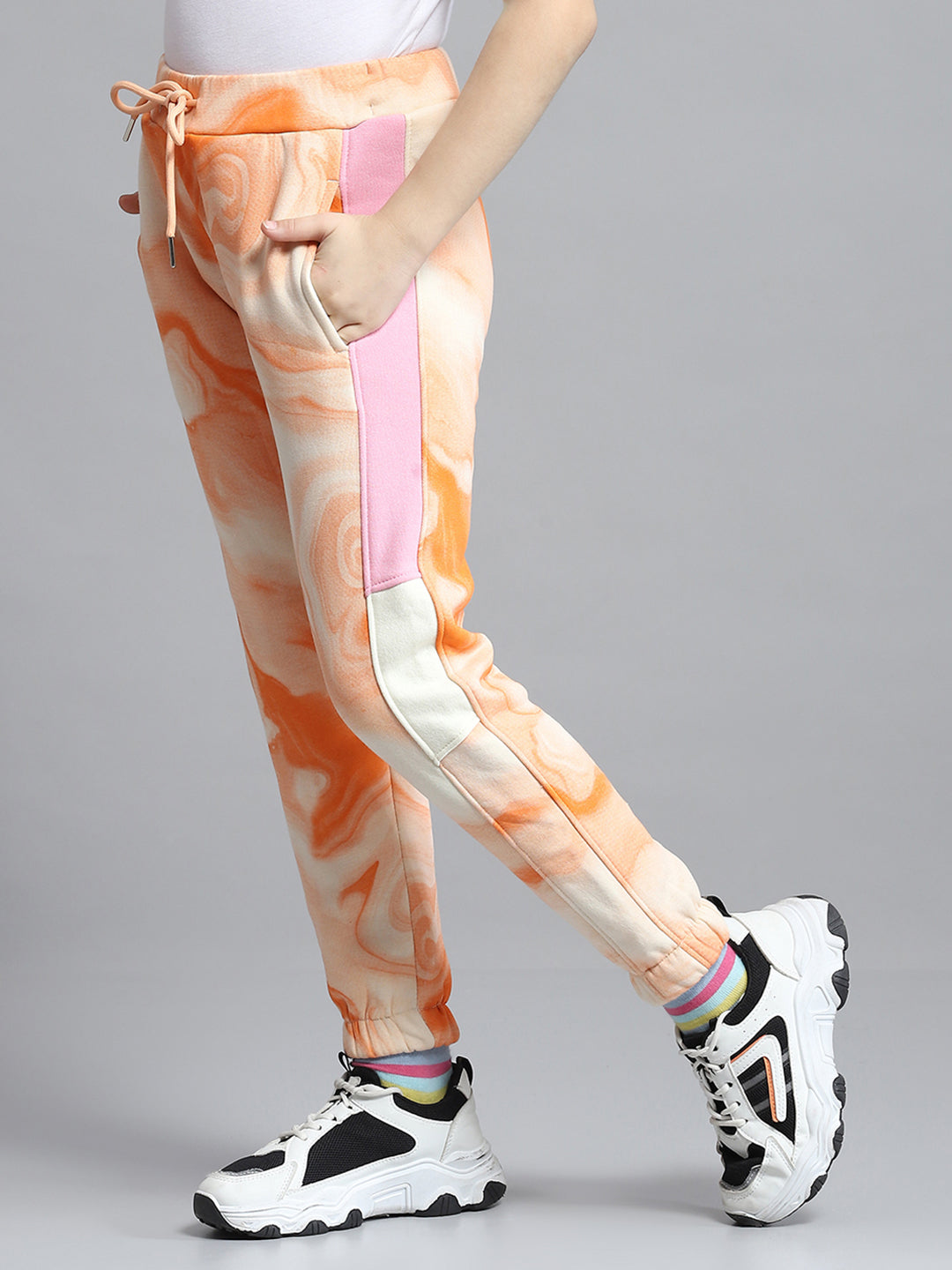 Girls Pink Printed Hooded Full Sleeve Tracksuit