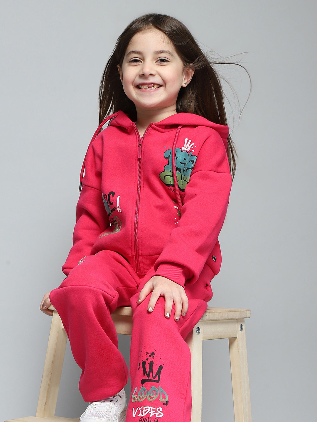 Girls Magenta Printed Hooded Full Sleeve Tracksuit