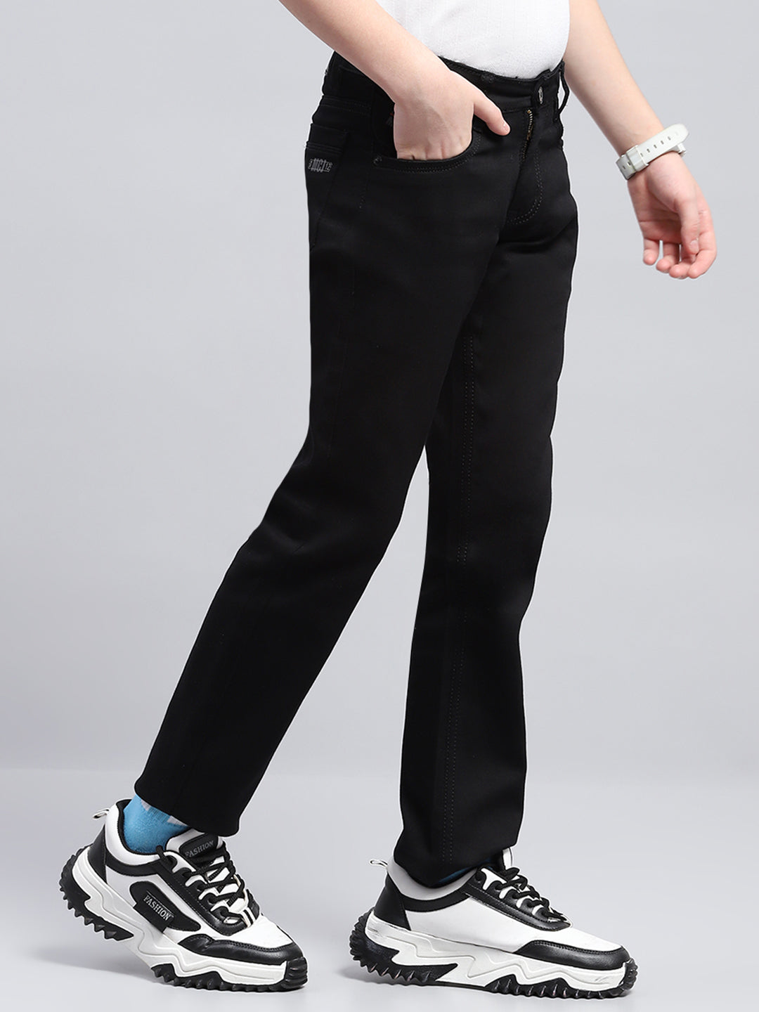 Boys Black Solid Straight Fit Denim