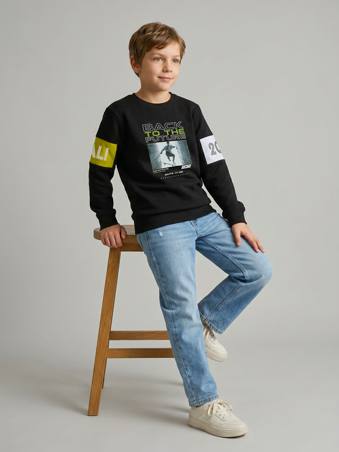 Boys Black Graphic Print Round Neck Full Sleeve Sweatshirt