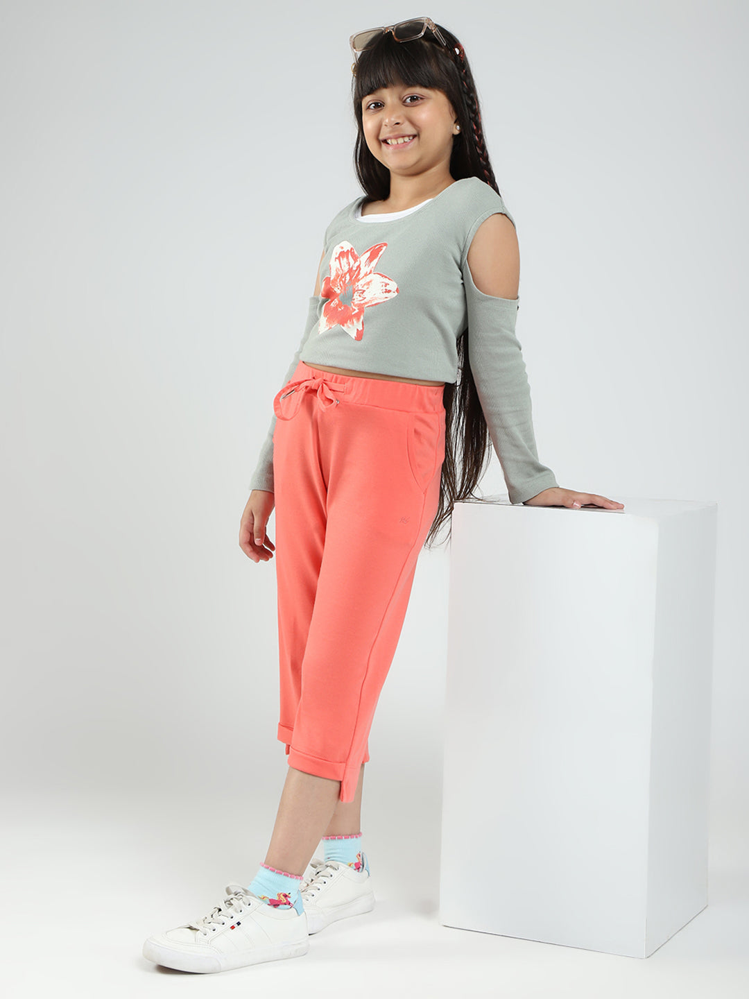 Girls Coral Solid Regular Fit Capri
