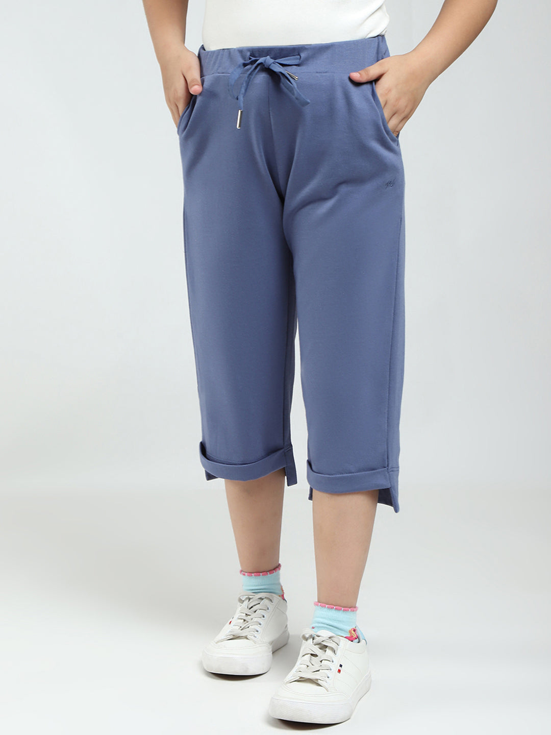 Girls Blue Solid Regular Fit Capri