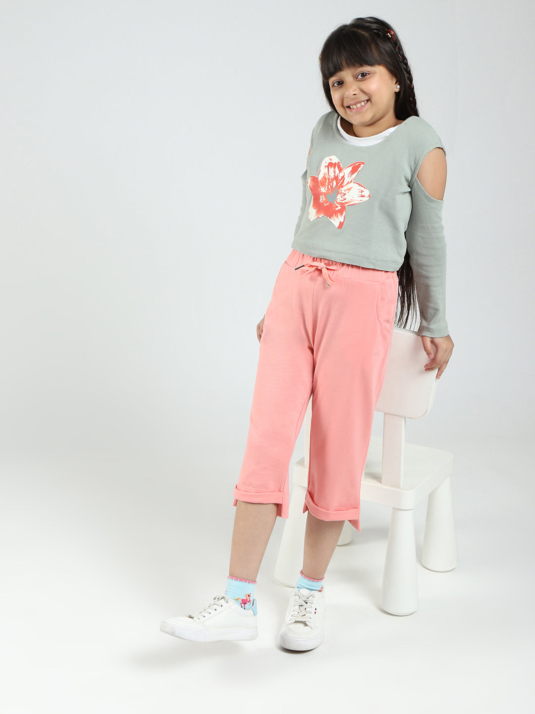 Girls Peach Solid Regular Fit Capri