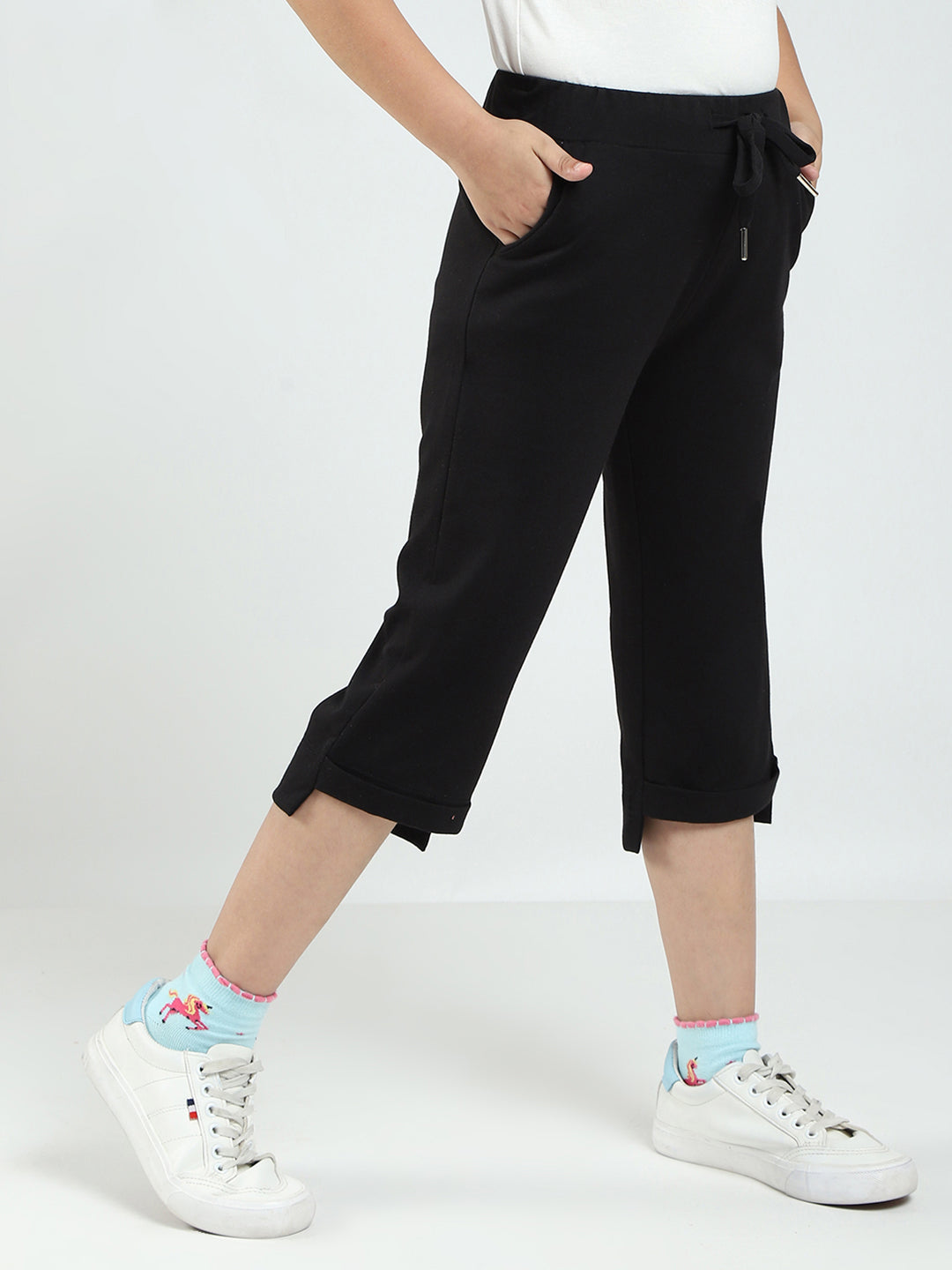 Girls Black Solid Regular Fit Capri