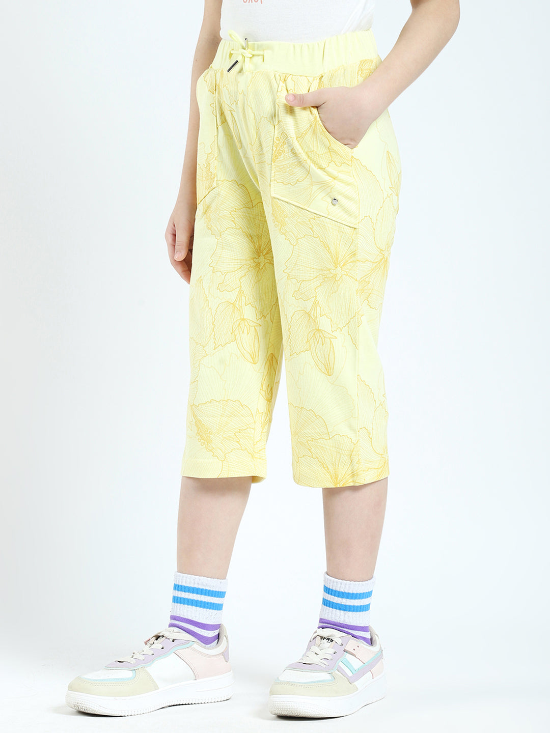 Girls Yellow Printed Regular Fit Capri