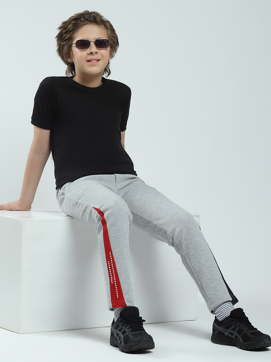 Boys Grey Solid Regular Fit Lower