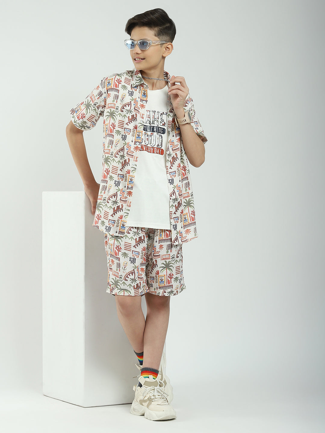 Boys White Printed Collar Half Sleeve Cords Set