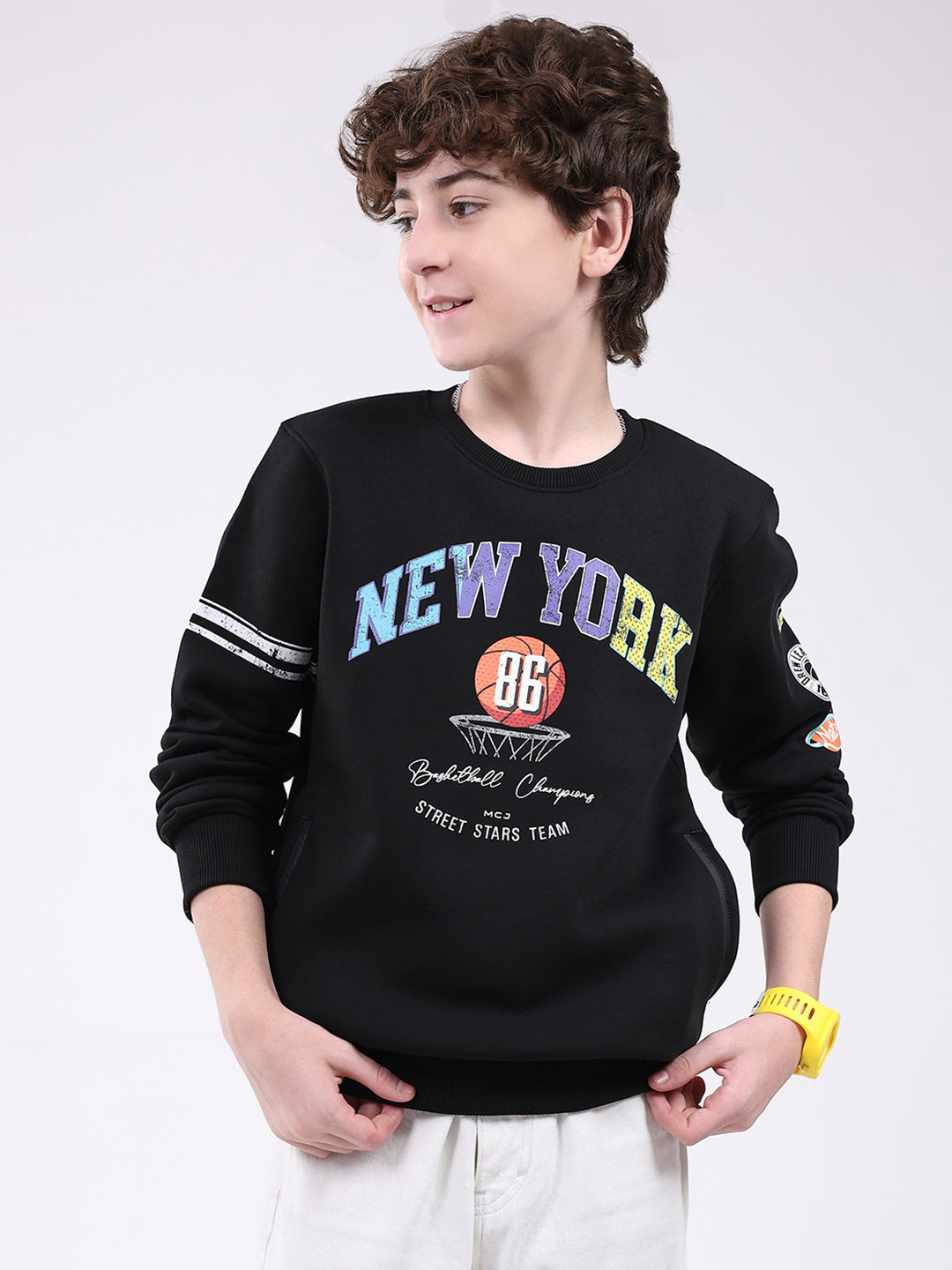 Boys Black Printed Round Neck Full Sleeve Sweatshirt