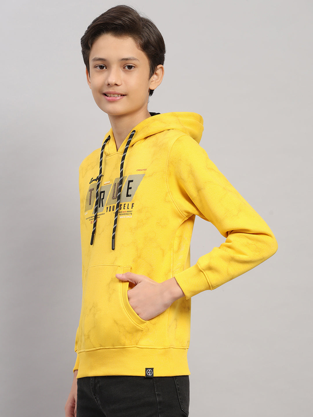 Boys Yellow Printed Round Neck Full Sleeve Sweatshirt