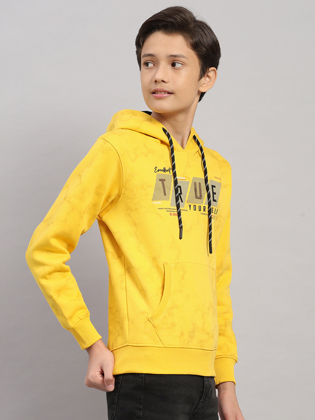 Boys Yellow Printed Round Neck Full Sleeve Sweatshirt
